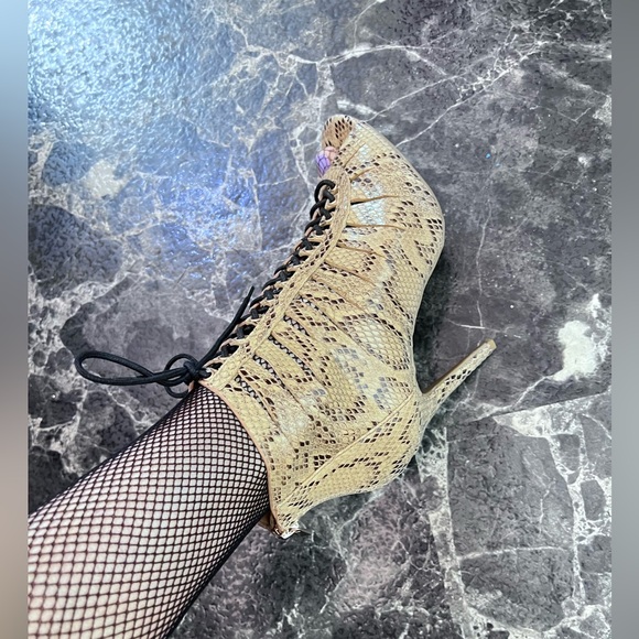 Anne Michelle Python Lace-Up Heels—Size 9 ( EU 39 ) - Picture 7 of 7